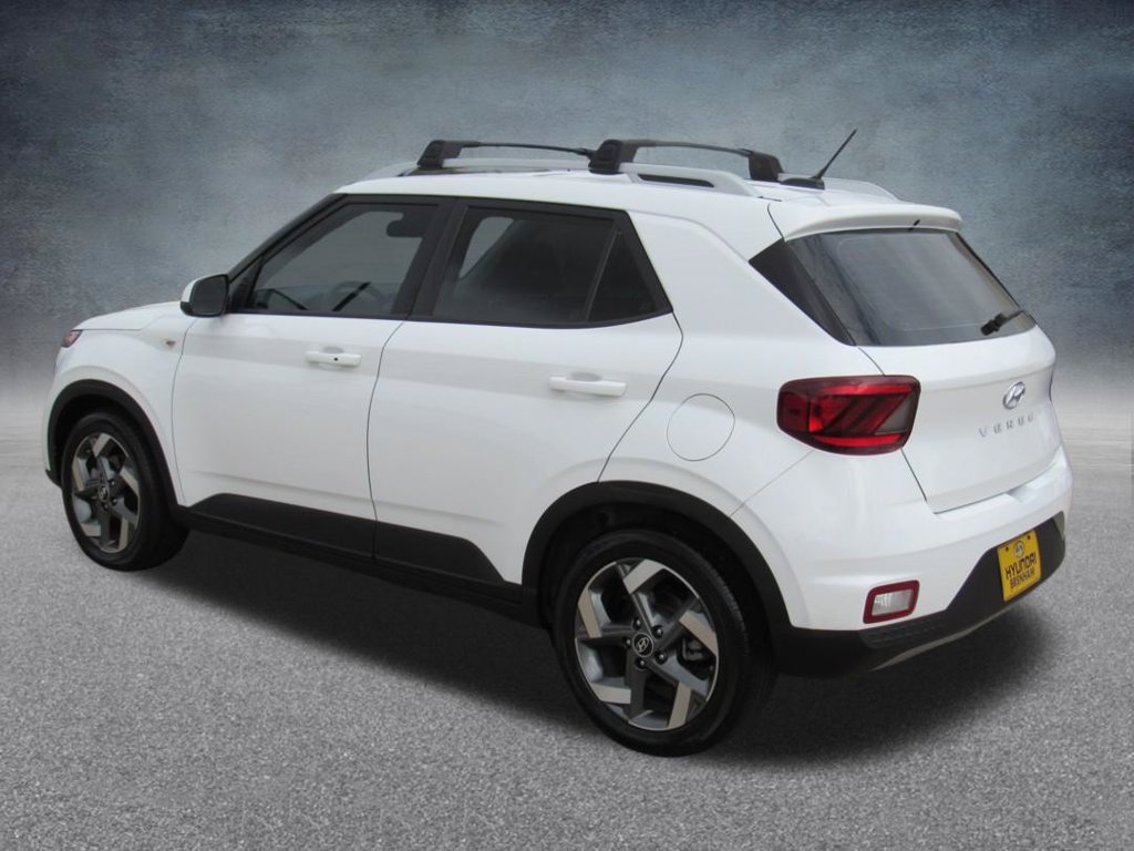 Certified 2025 Hyundai Venue SEL FWD image 5