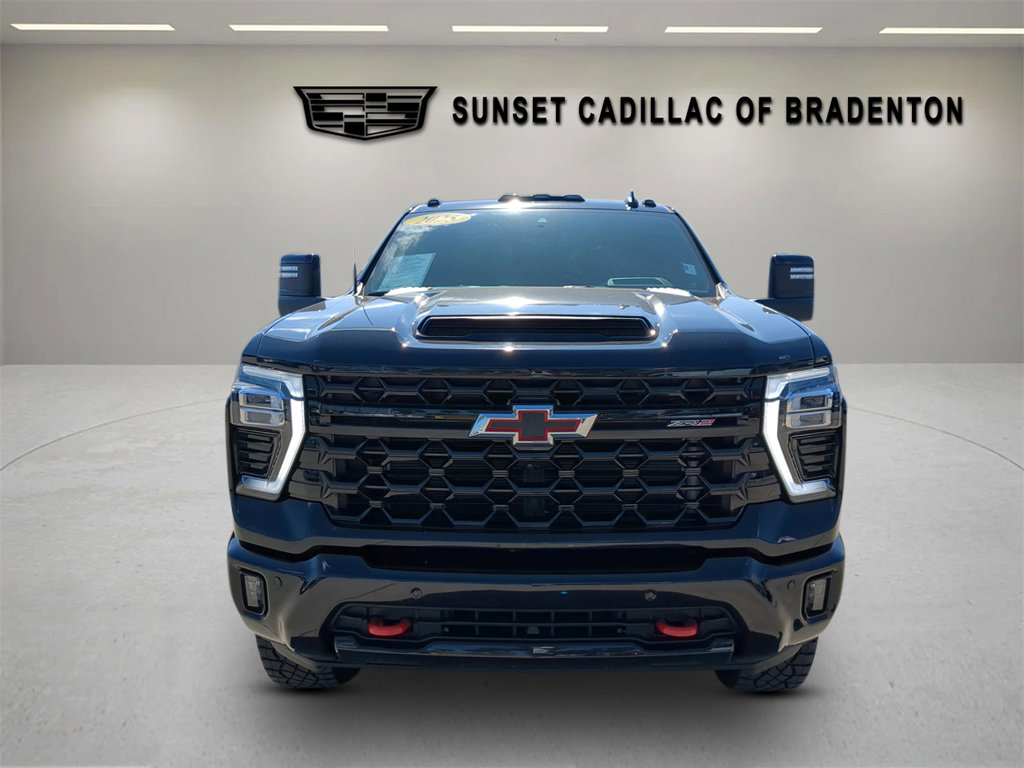 Used 2025 Chevrolet Silverado 2500 ZR2 w/ Technology Package image 2