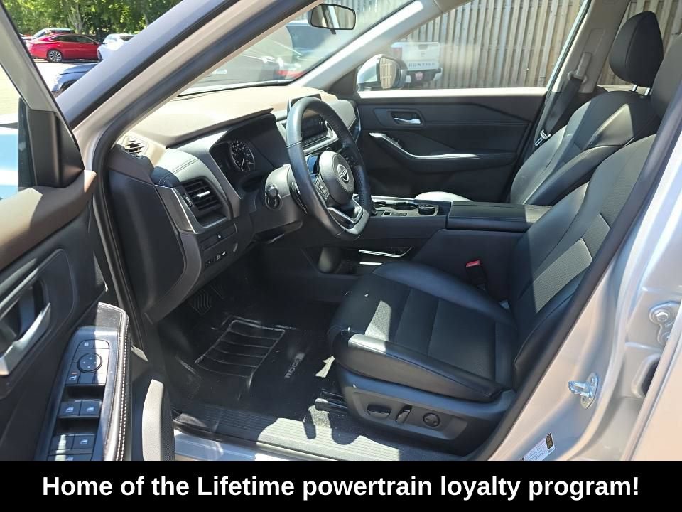 Used 2023 Nissan Rogue SV w/ SV Premium B Package AWD/4WD image 7