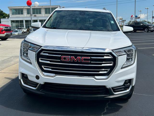 Used 2023 GMC Terrain SLT w/ Infotainment Package II image 3