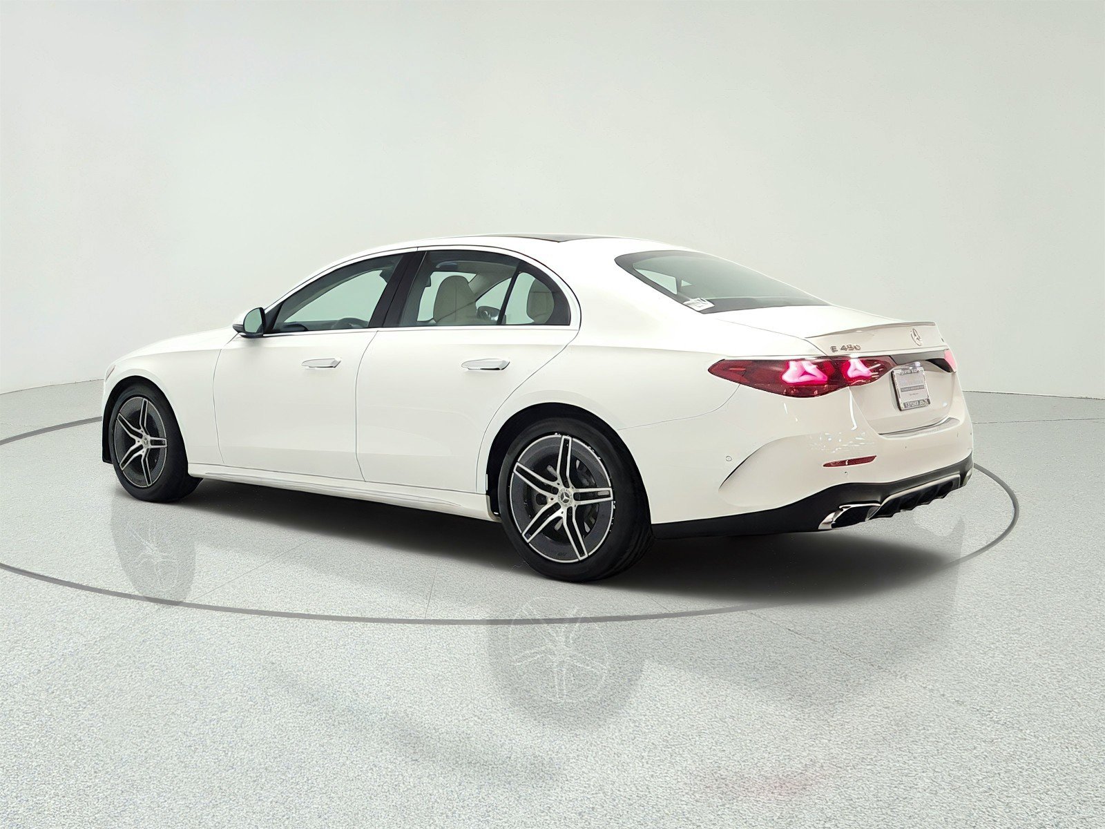 Certified 2024 Mercedes-Benz E 450 4MATIC Sedan image 7