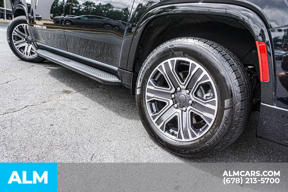 Used 2023 Jeep Wagoneer L Series II AWD/4WD image 15