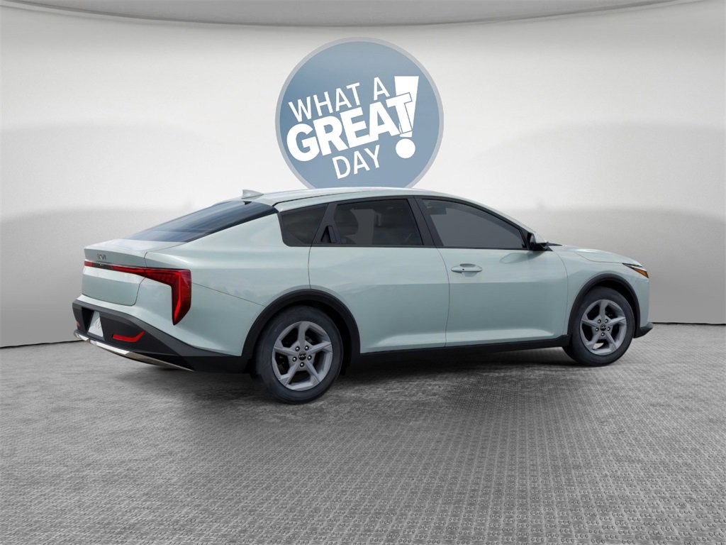 New 2025 Kia K4 LXS image 6