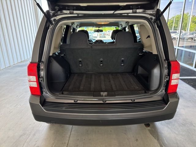 Used 2016 Jeep Patriot Sport w/ Power Value Group FWD image 12