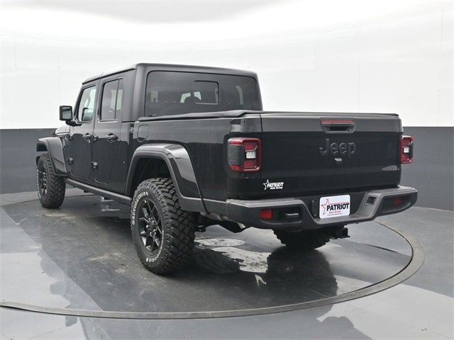 Used 2024 Jeep Gladiator Sport image 2