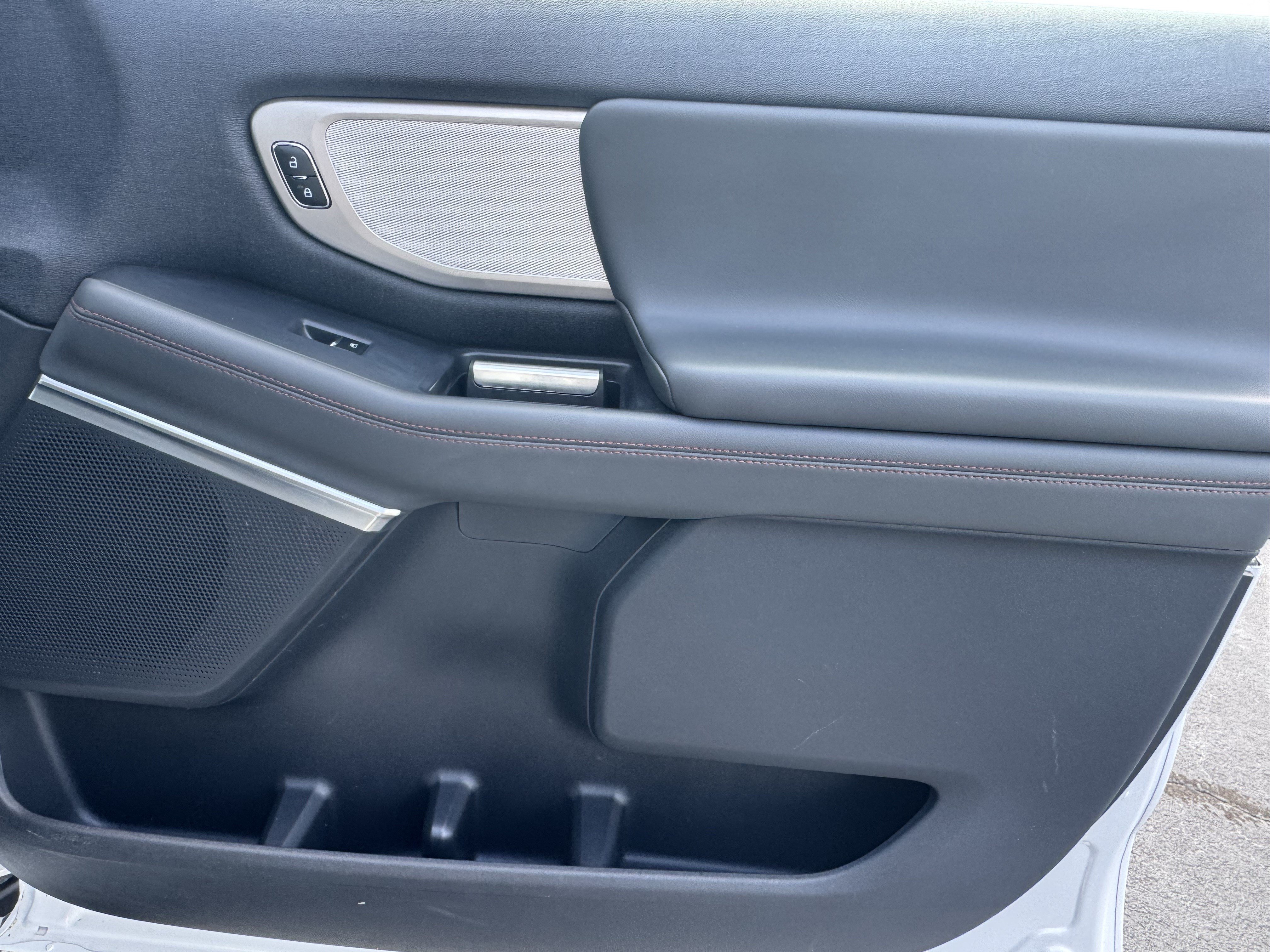 Certified 2025 Ford Expedition Active AWD/4WD image 18