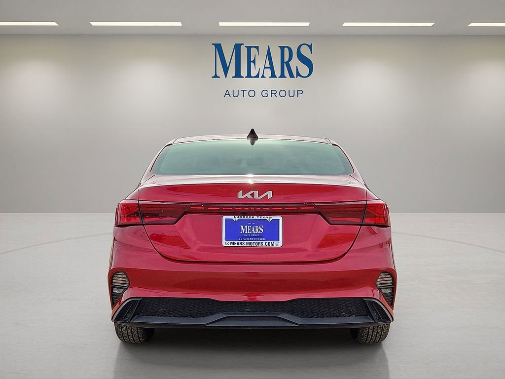 Used 2023 Kia Forte LXS image 4