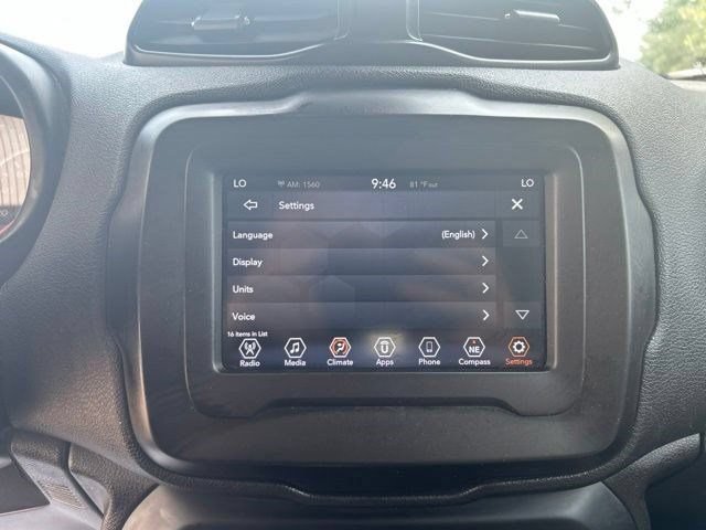 Used 2020 Jeep Renegade Latitude FWD image 24