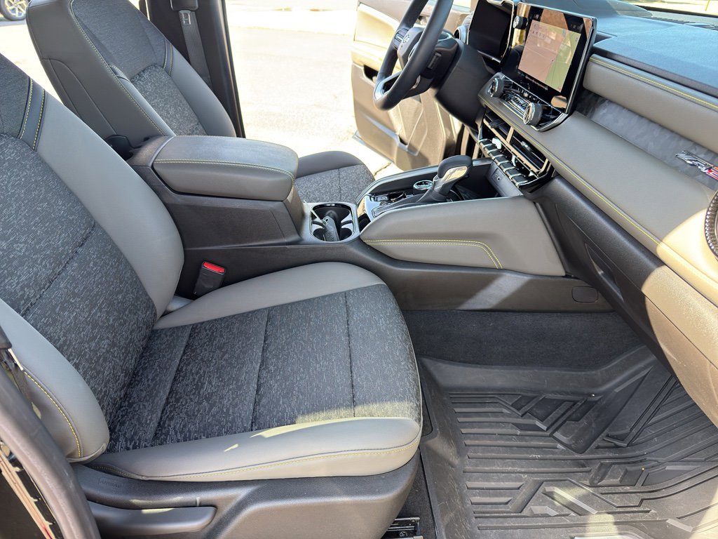 Used 2024 Chevrolet Colorado ZR2 w/ Technology Package image 30