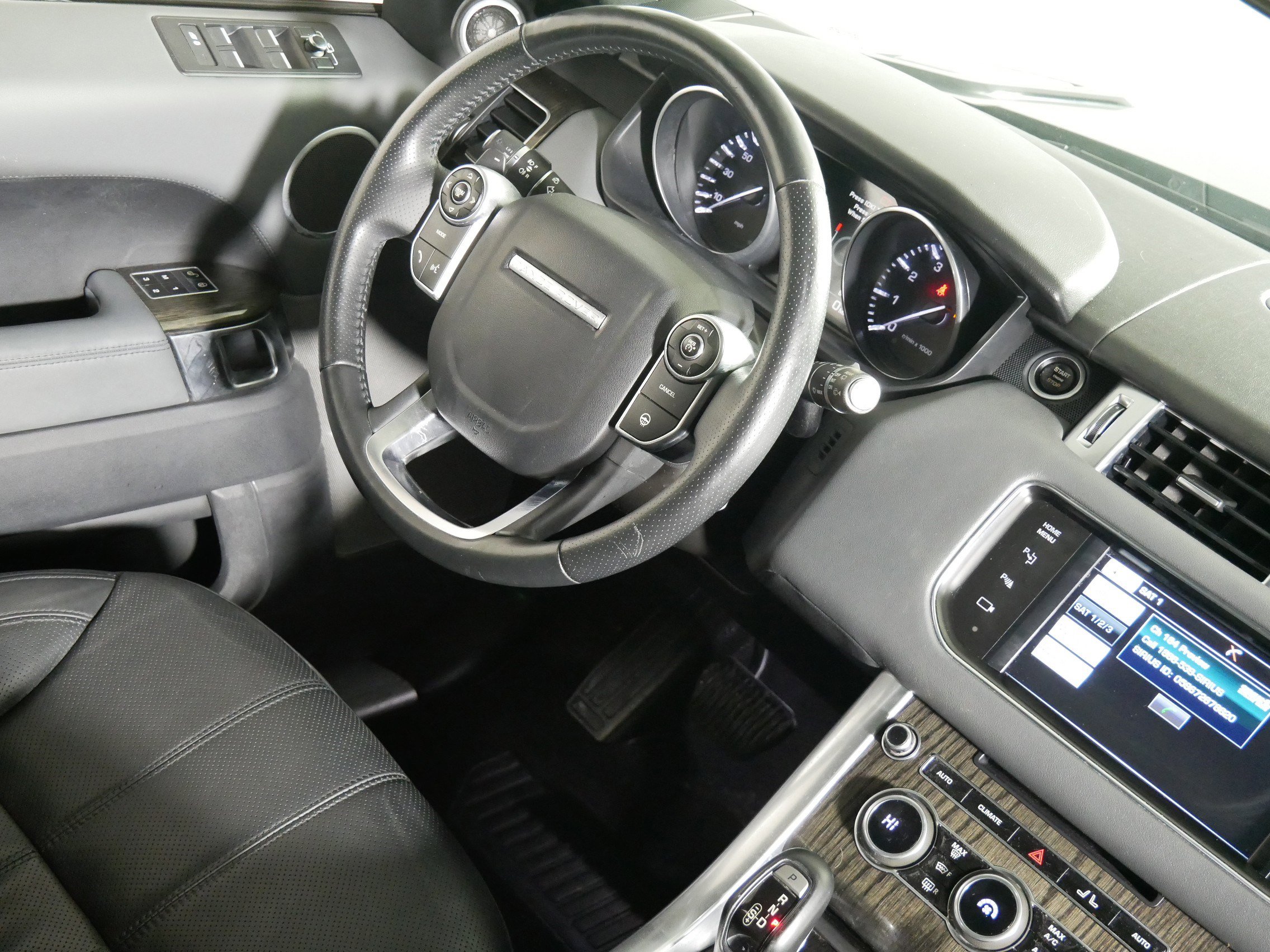 Used 2014 Land Rover Range Rover Sport Supercharged image 9