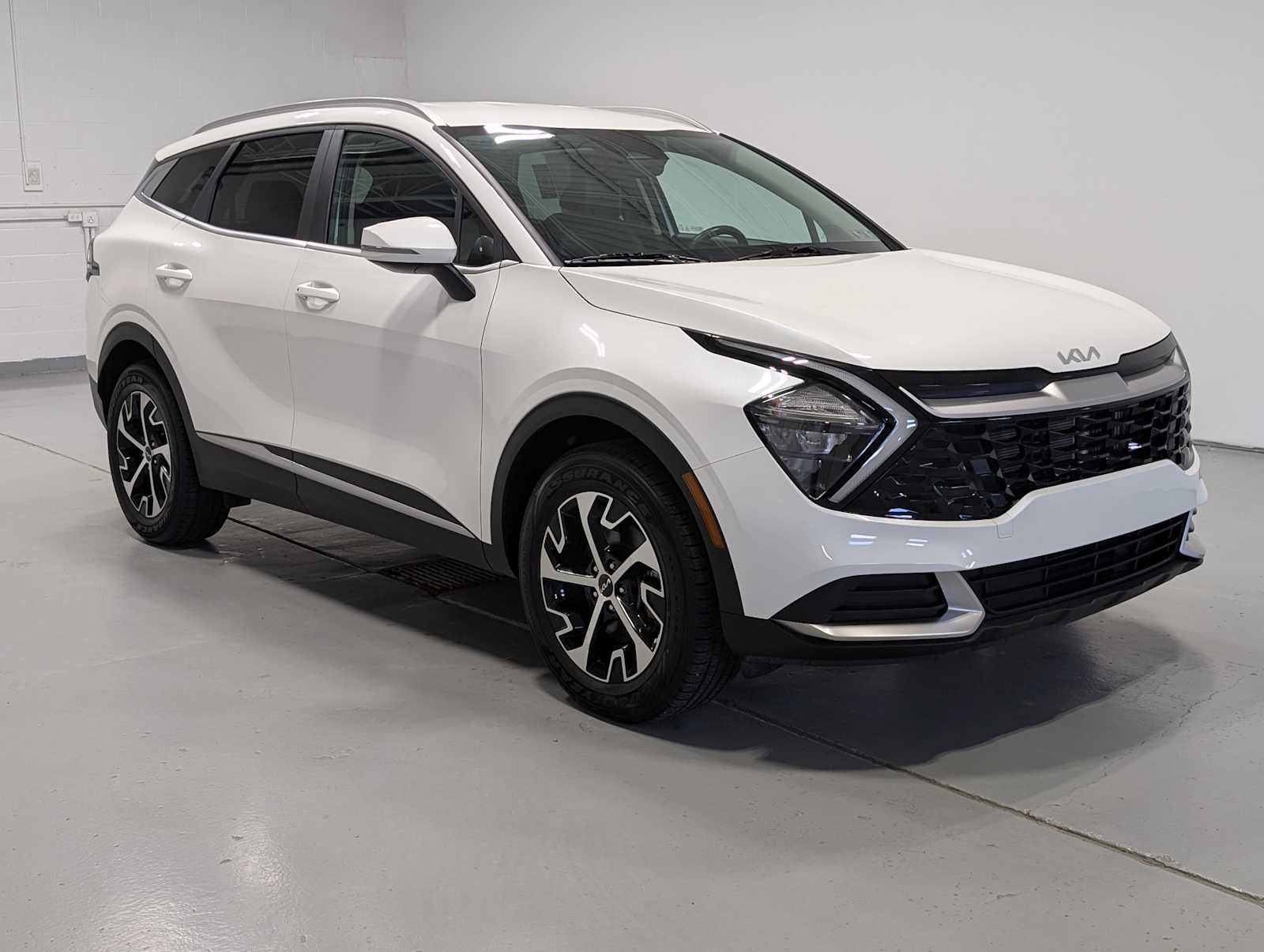 Used 2023 Kia Sportage EX AWD/4WD image 6