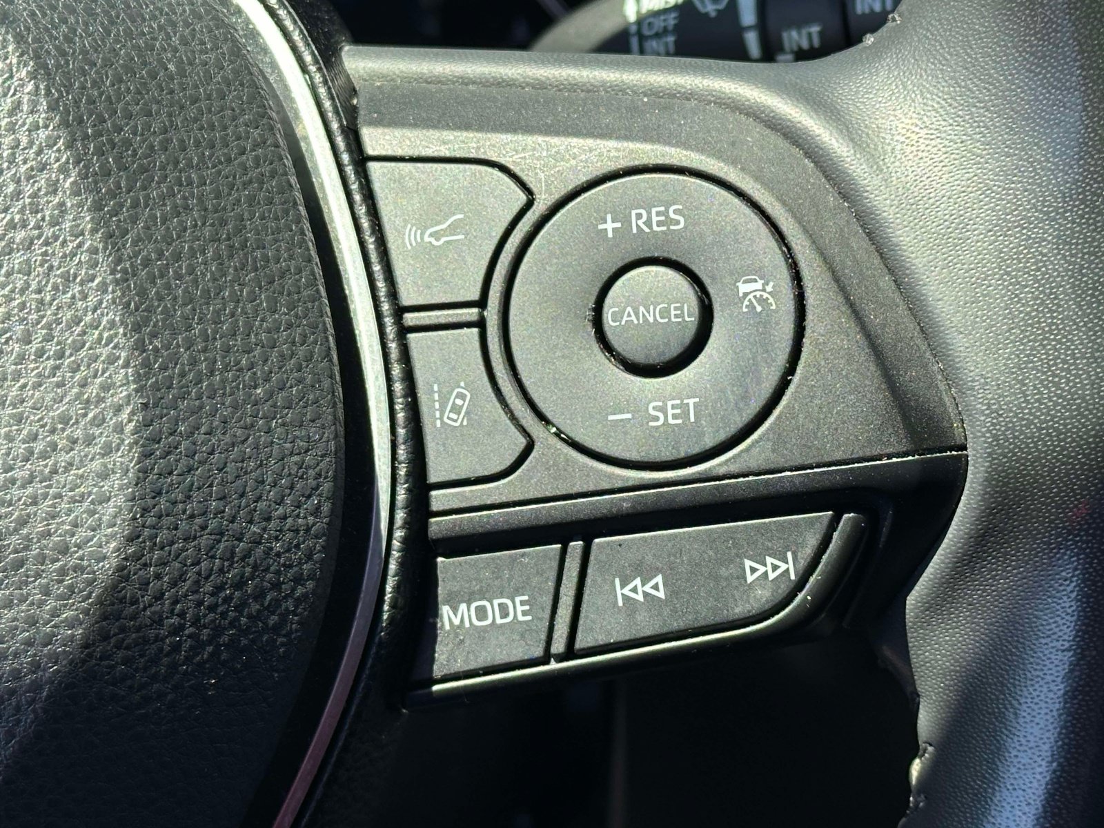Used 2019 Toyota RAV4 Limited w/ Advanced Technology Package AWD/4WD image 24