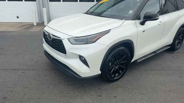 Used 2021 Toyota Highlander XLE FWD image 7