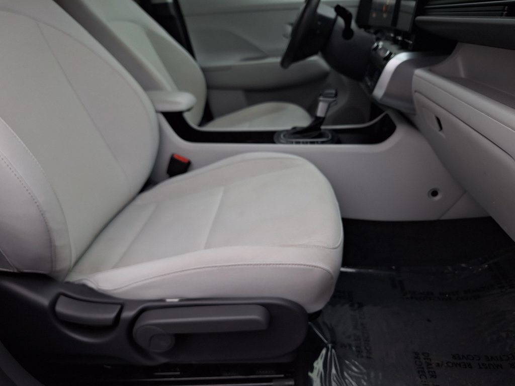 Certified 2024 Hyundai Kona SEL AWD/4WD image 25