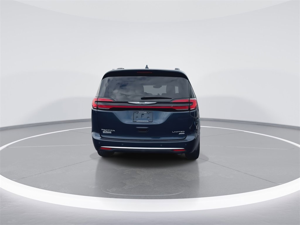 Used 2022 Chrysler Pacifica Limited image 7