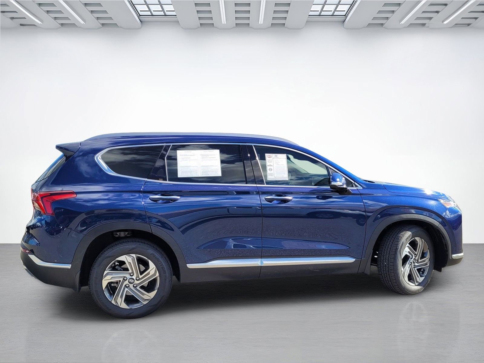 Certified 2023 Hyundai Santa Fe SEL w/ Premium Package image 3