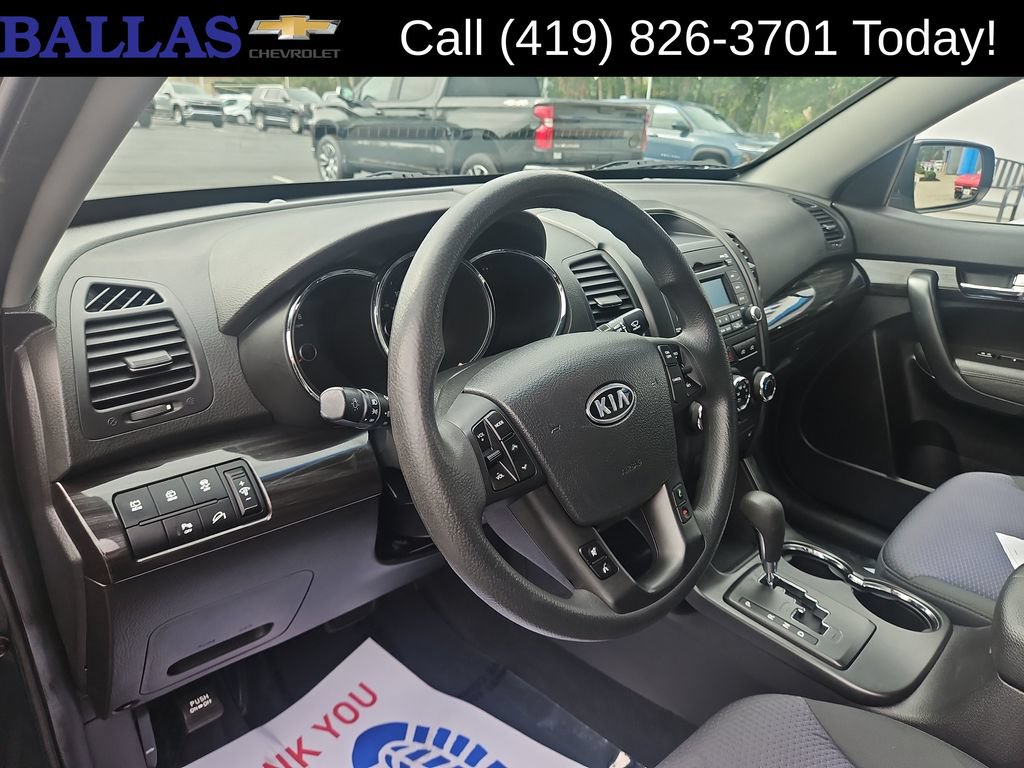 Used 2012 Kia Sorento LX w/ Convenience Pkg FWD image 12