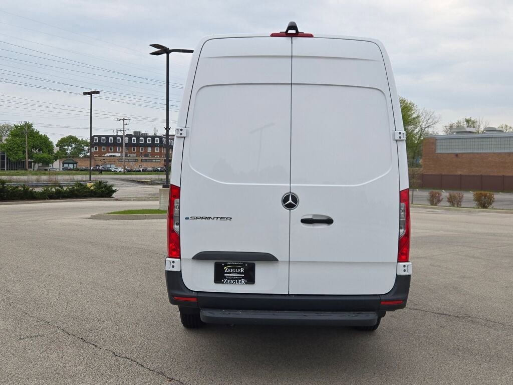 Used 2024 Mercedes-Benz eSprinter 170 Cargo image 14