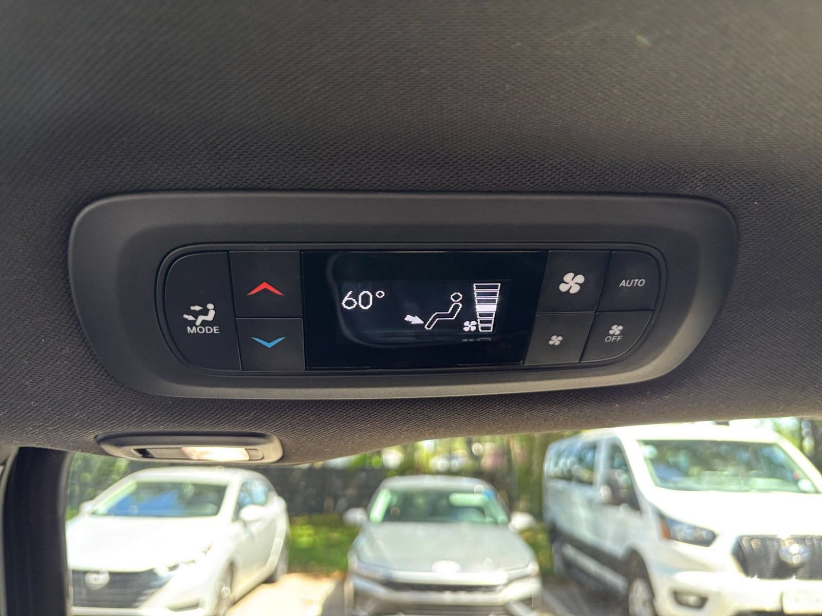 Used 2025 Chrysler Pacifica Limited FWD image 26