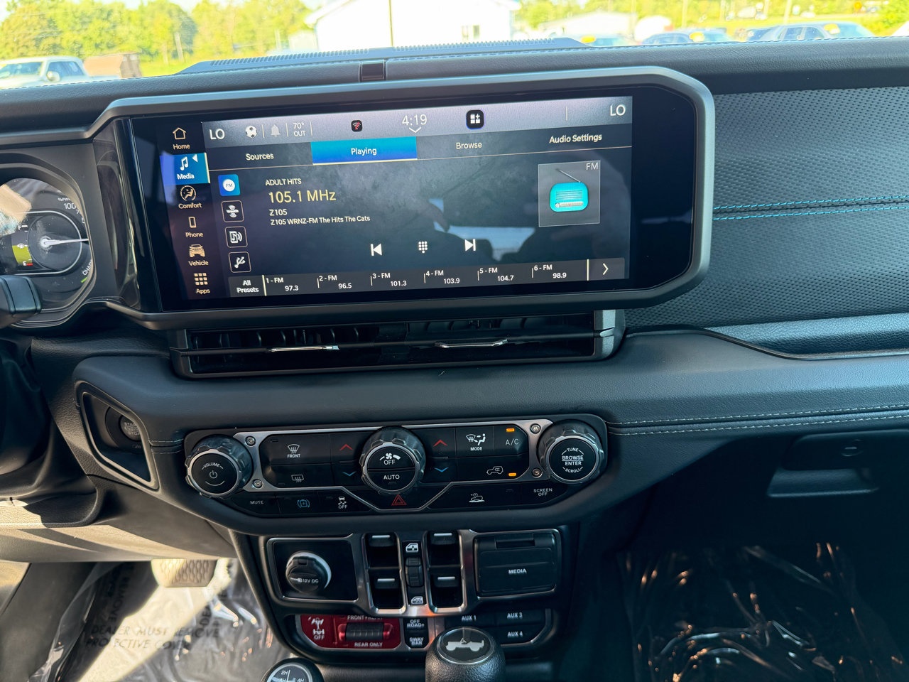 Used 2024 Jeep Wrangler Unlimited Rubicon 4xe image 27