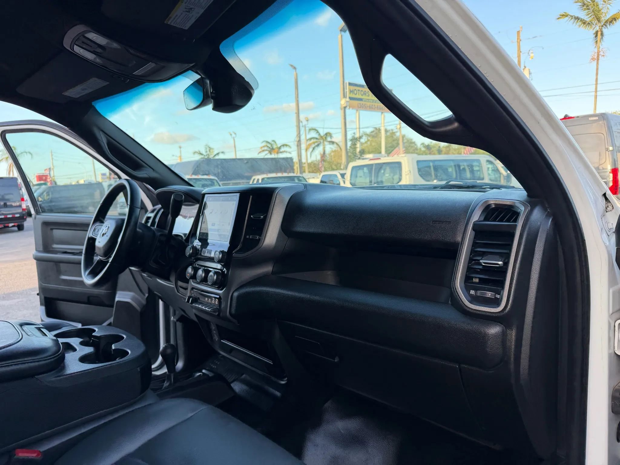 Used 2023 RAM 3500 Tradesman w/ Convenience Group AWD/4WD image 23