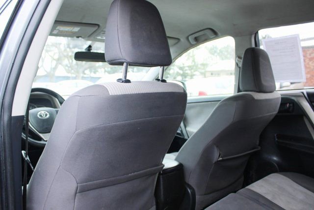 Used 2015 Toyota RAV4 LE AWD/4WD image 30