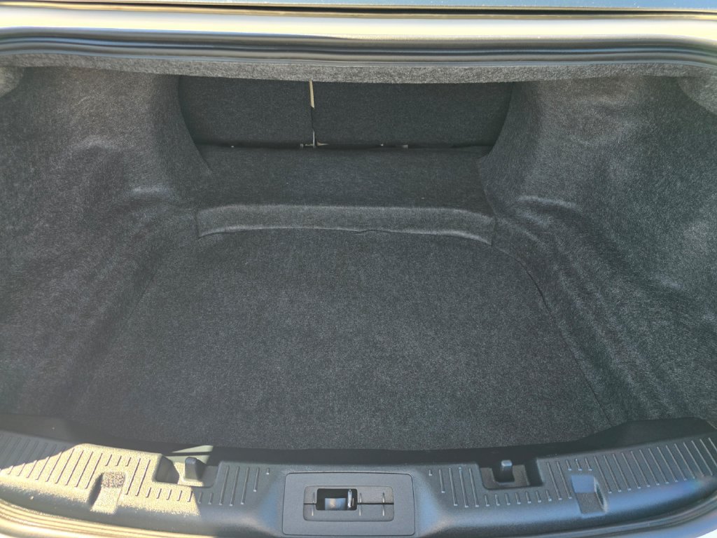 Used 2015 Ford Taurus SEL w/ Equipment Group 201A FWD image 25