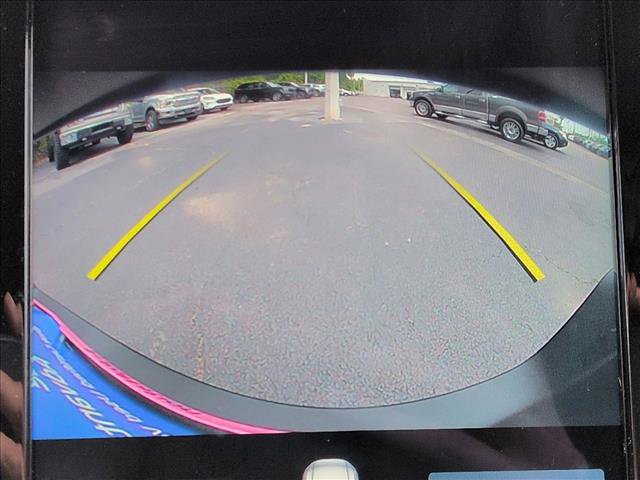 Used 2021 Volvo XC40 T5 R-Design w/ Climate Package image 14