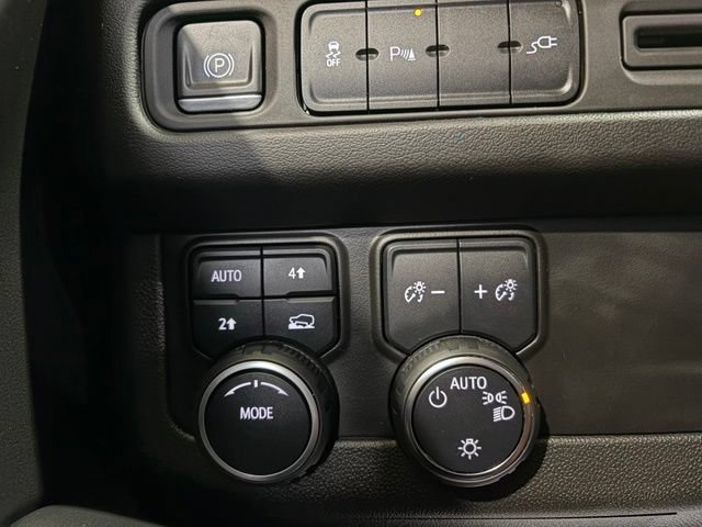Used 2021 Chevrolet Suburban LT AWD/4WD image 18