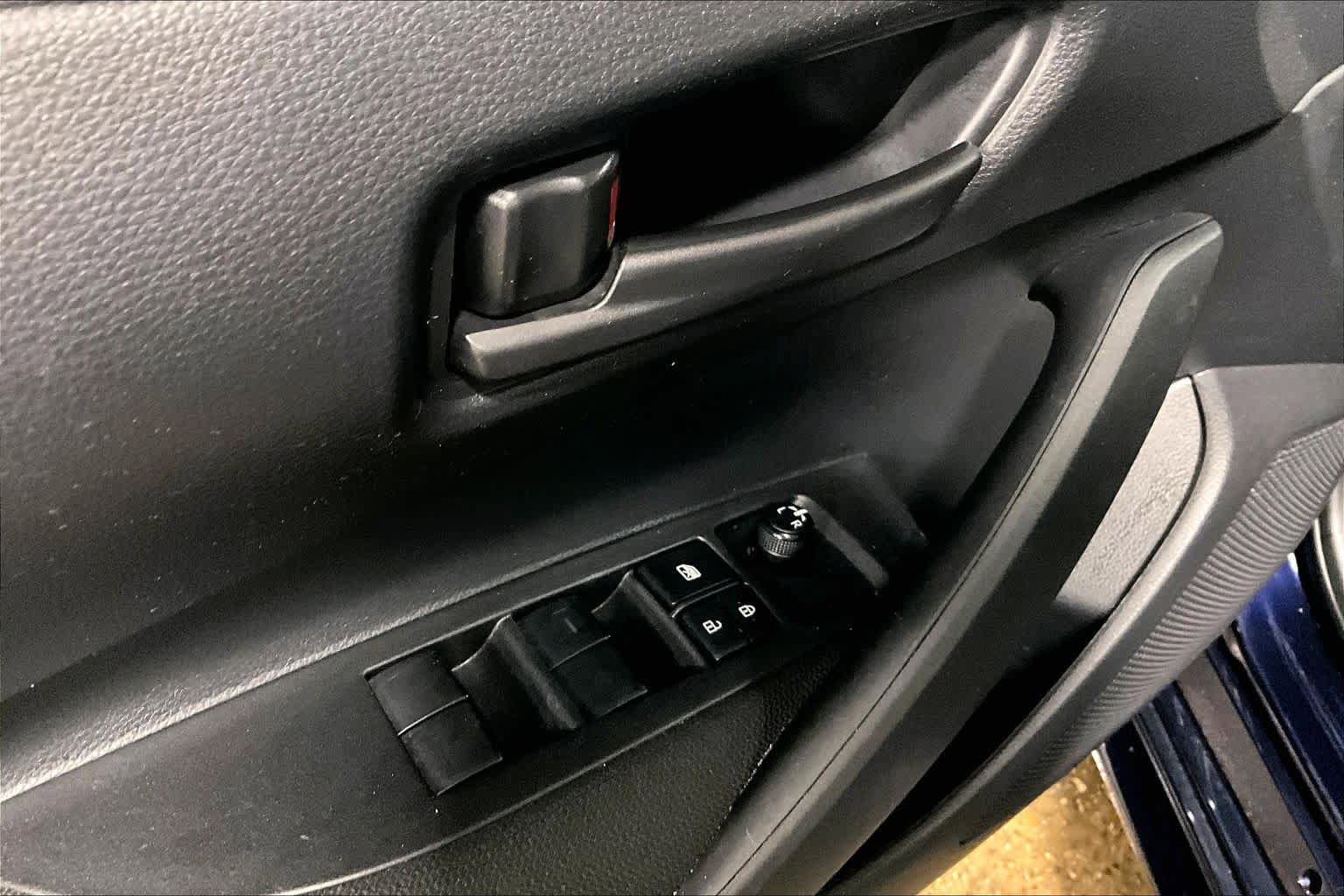 Used 2023 Toyota Corolla LE w/ Carpet Mat Package (TMS) FWD image 31