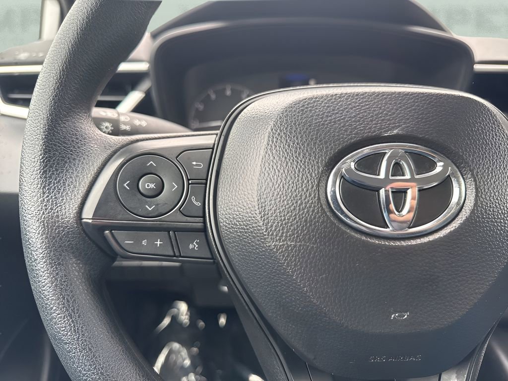 Used 2025 Toyota Corolla LE FWD image 14