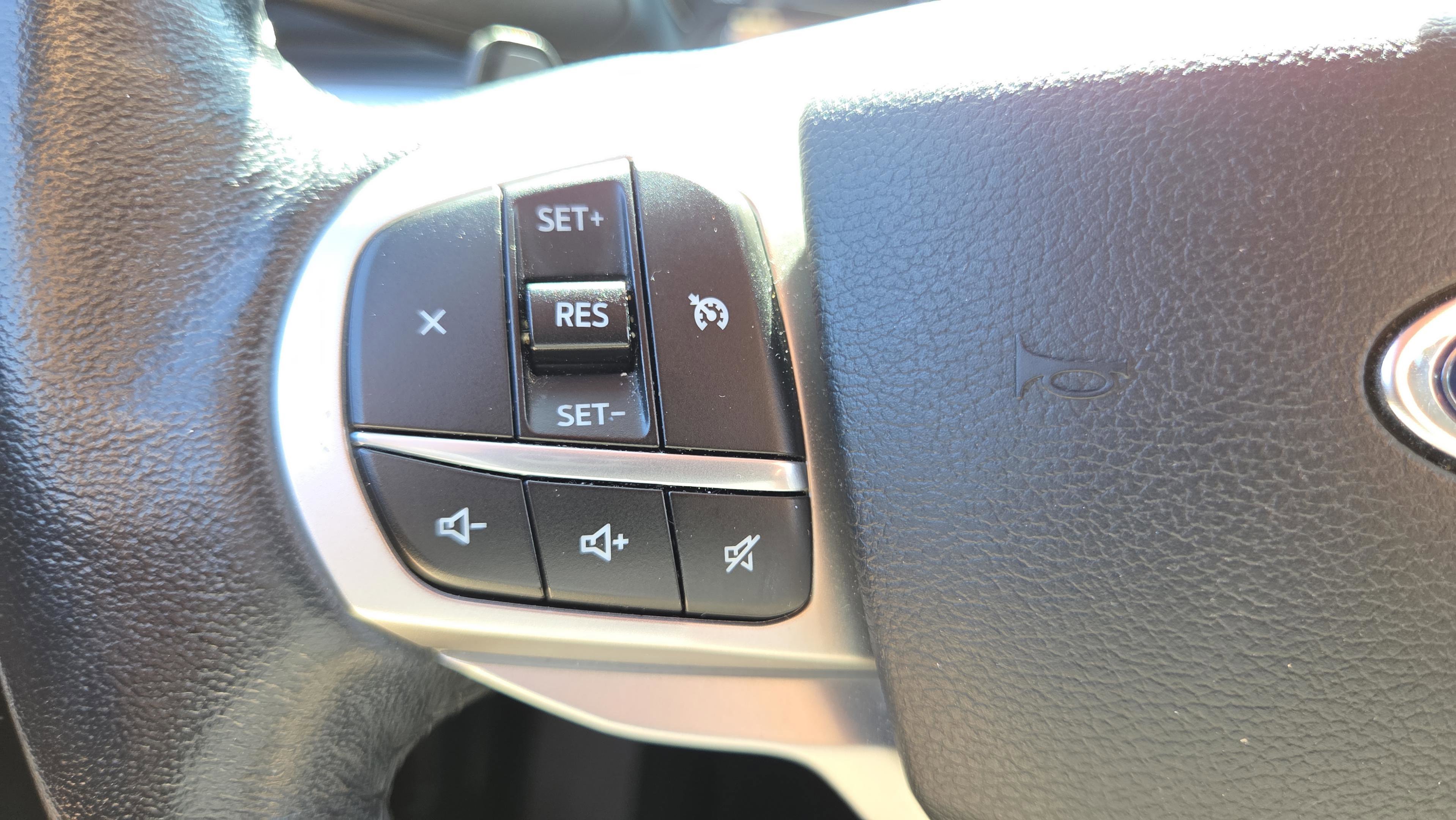 Used 2020 Ford Explorer XLT w/ Equipment Group 202A image 33