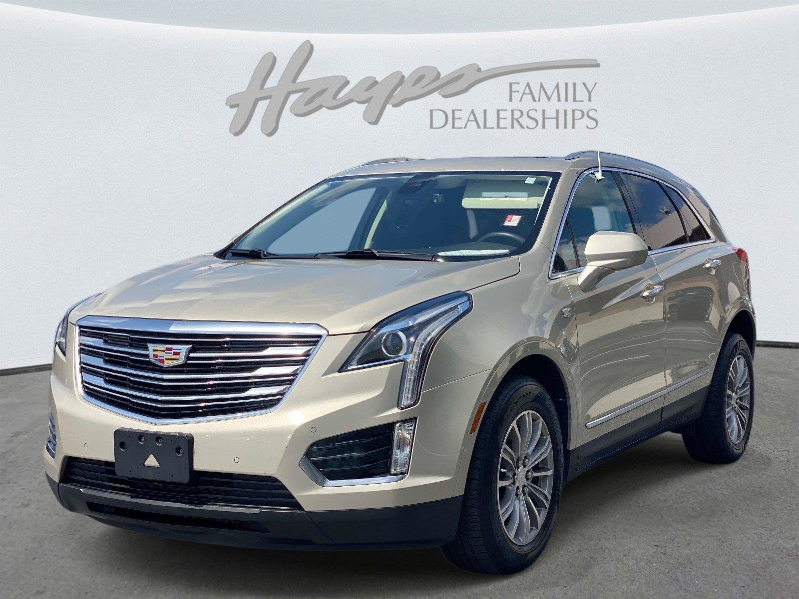 Used 2017 Cadillac XT5 Luxury w/ Driver Awareness Package FWD image 11