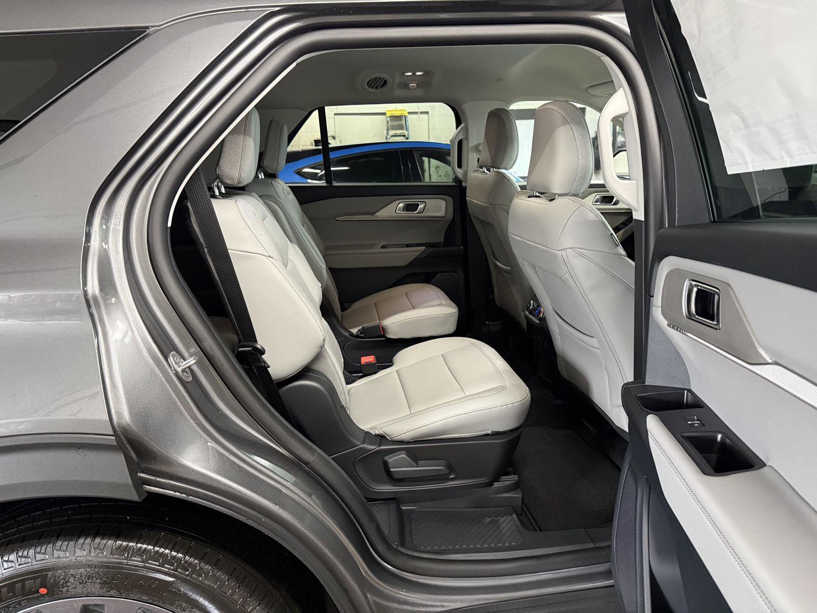 New 2026 Ford Explorer Active AWD/4WD image 25