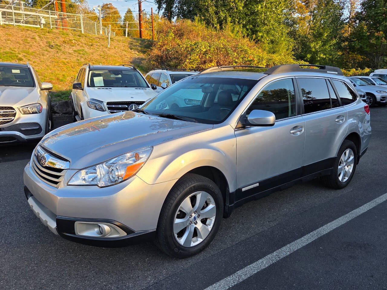 Used 2012 Subaru Outback 3.6R Limited AWD/4WD image 3