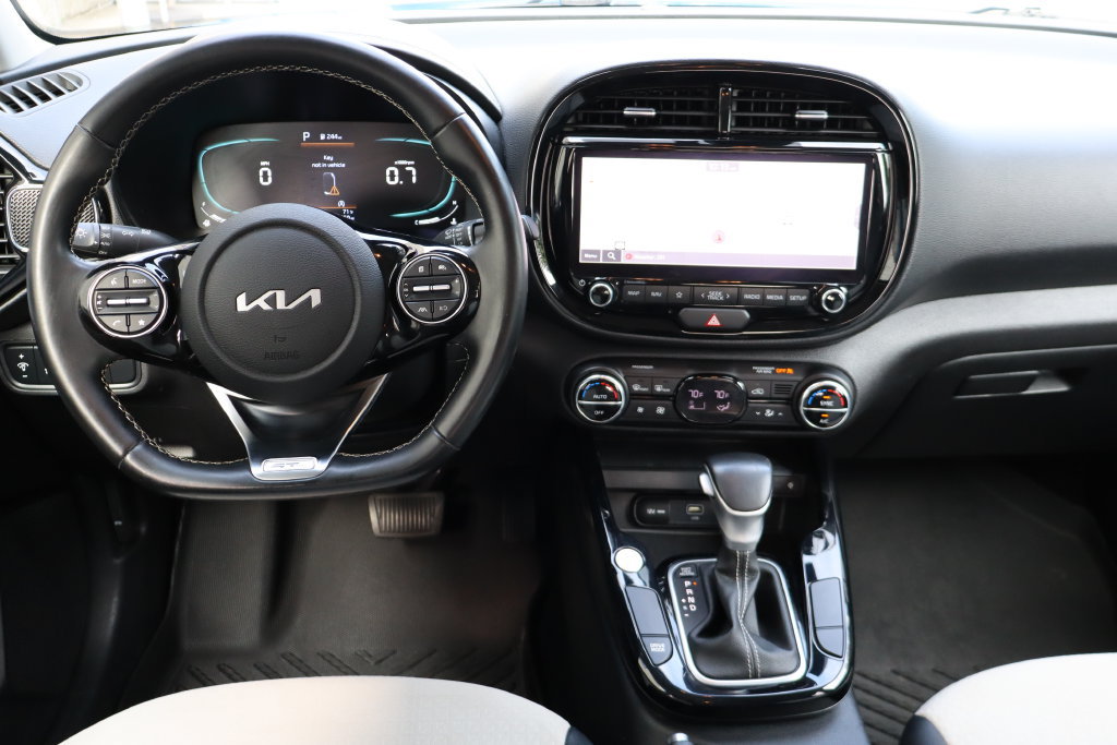 Used 2023 Kia Soul GT-Line FWD image 5