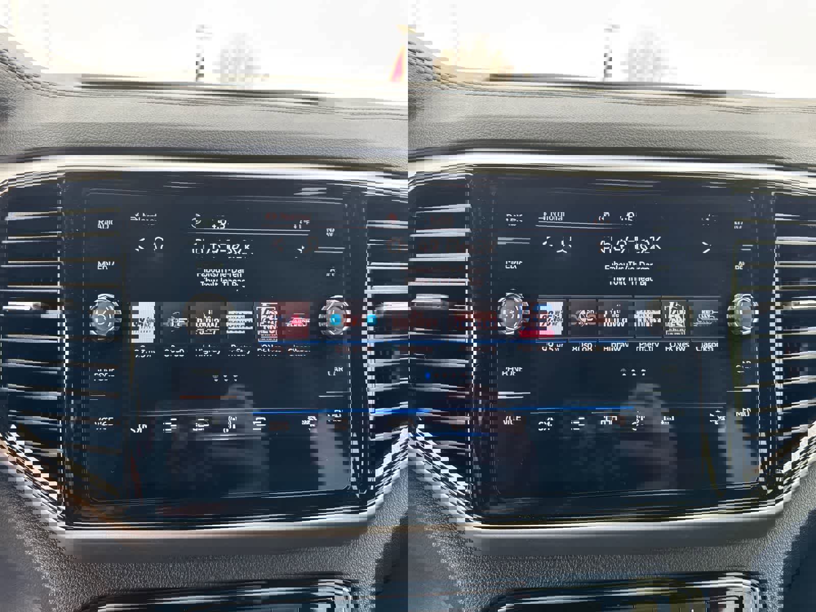 Used 2023 Volkswagen Atlas Cross Sport SEL R-Line image 17