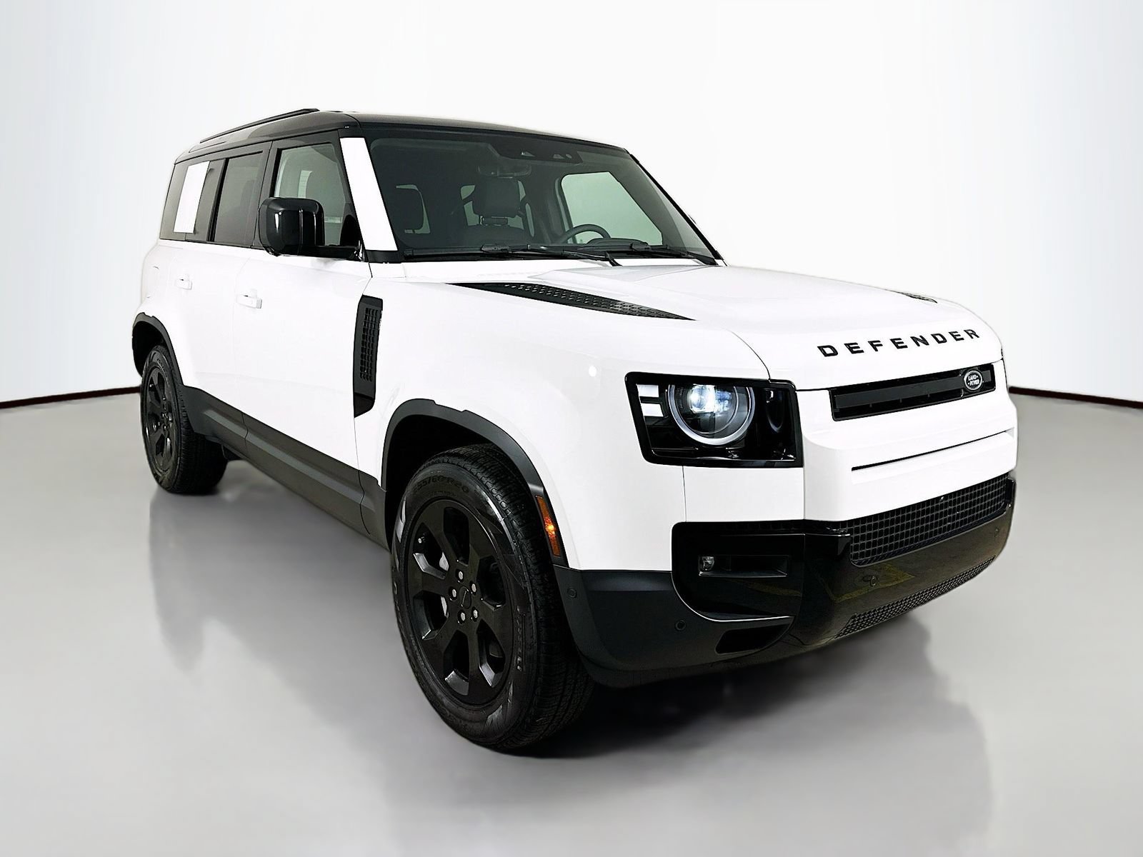 Used 2026 Land Rover Defender 110 S AWD/4WD image 3
