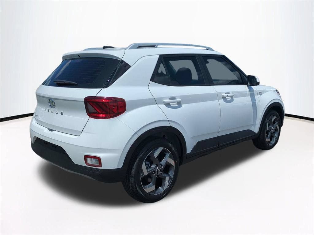 New 2026 Hyundai Venue SEL FWD image 5