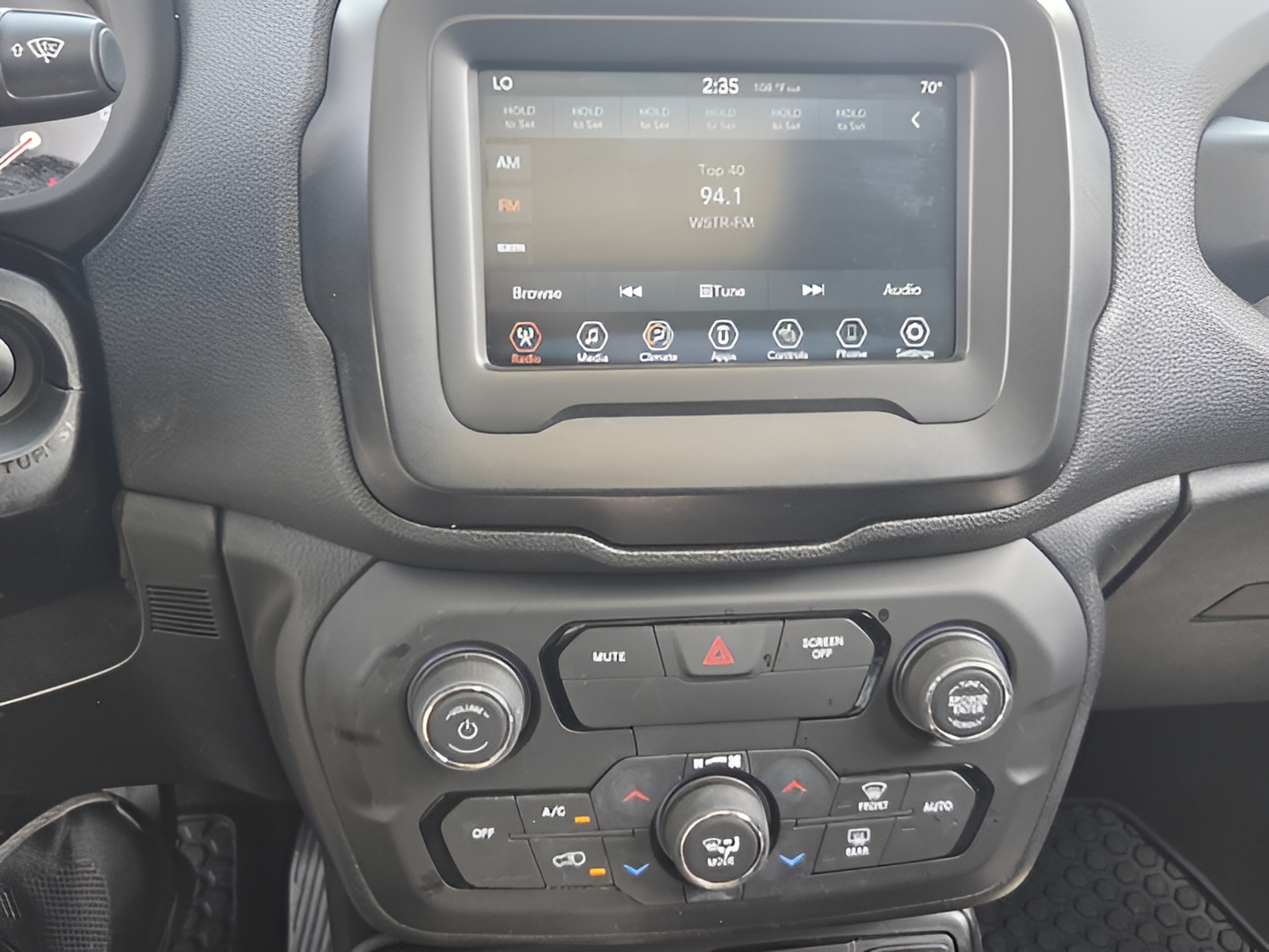 Used 2019 Jeep Renegade Trailhawk AWD/4WD image 17