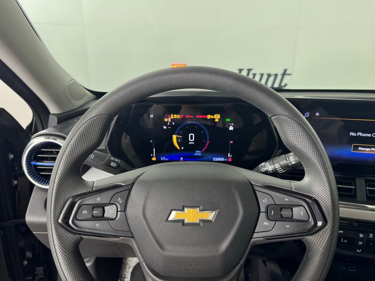 Used 2025 Chevrolet Trax LT FWD image 27