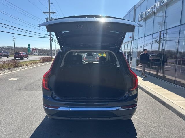 Certified 2025 Volvo XC90 B6 Plus image 9