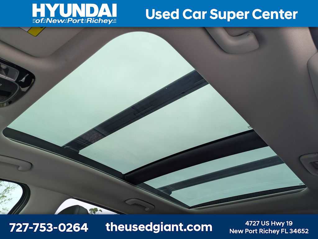 Certified 2024 Hyundai Tucson Limited AWD/4WD image 27