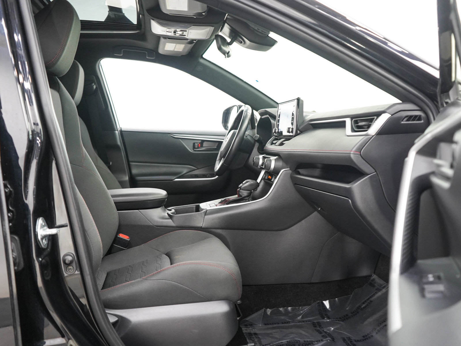 Used 2021 Toyota RAV4 SE w/ Weather & Moonroof Package AWD/4WD image 11