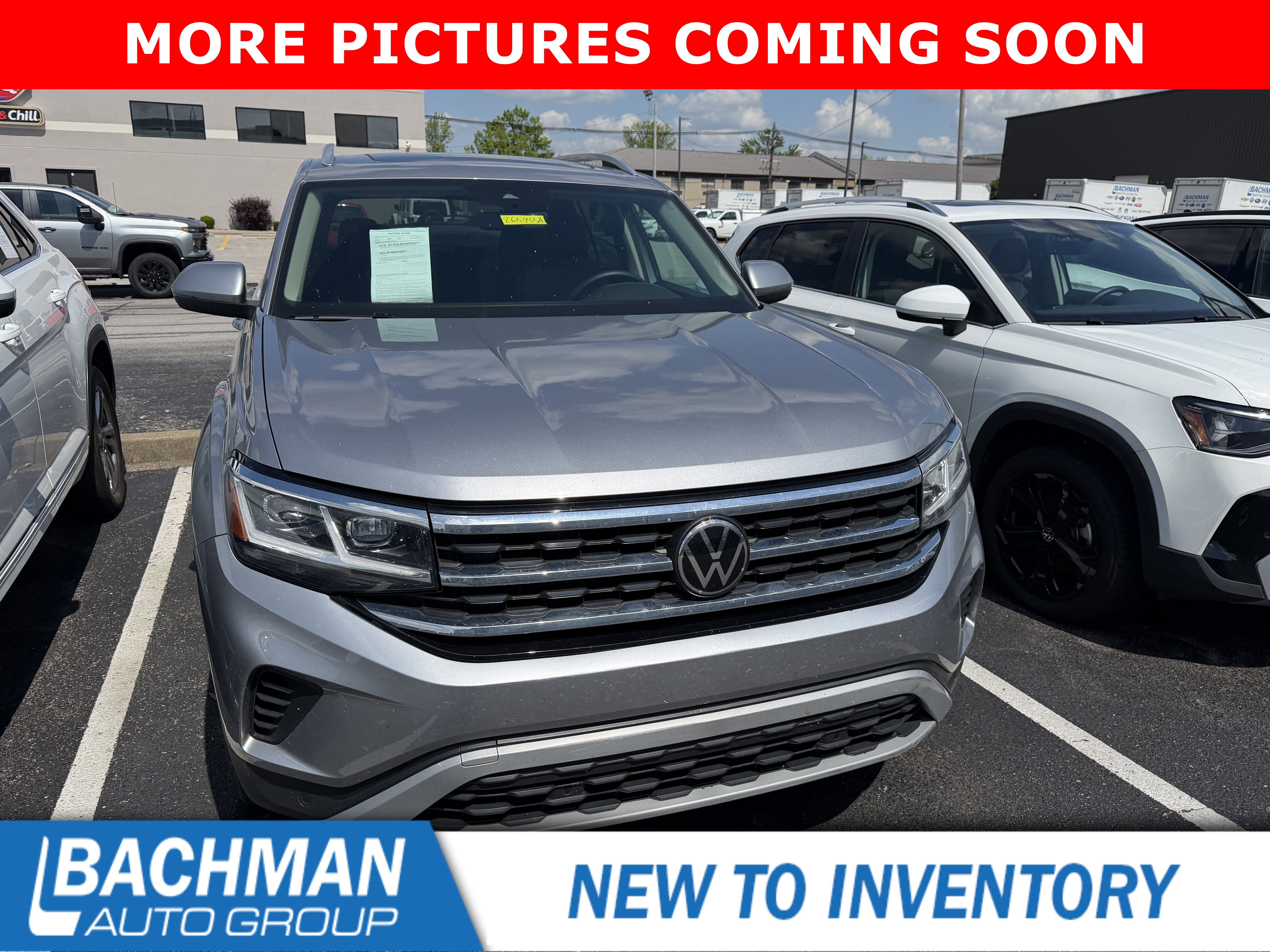 Used 2023 Volkswagen Atlas SEL AWD/4WD image 2