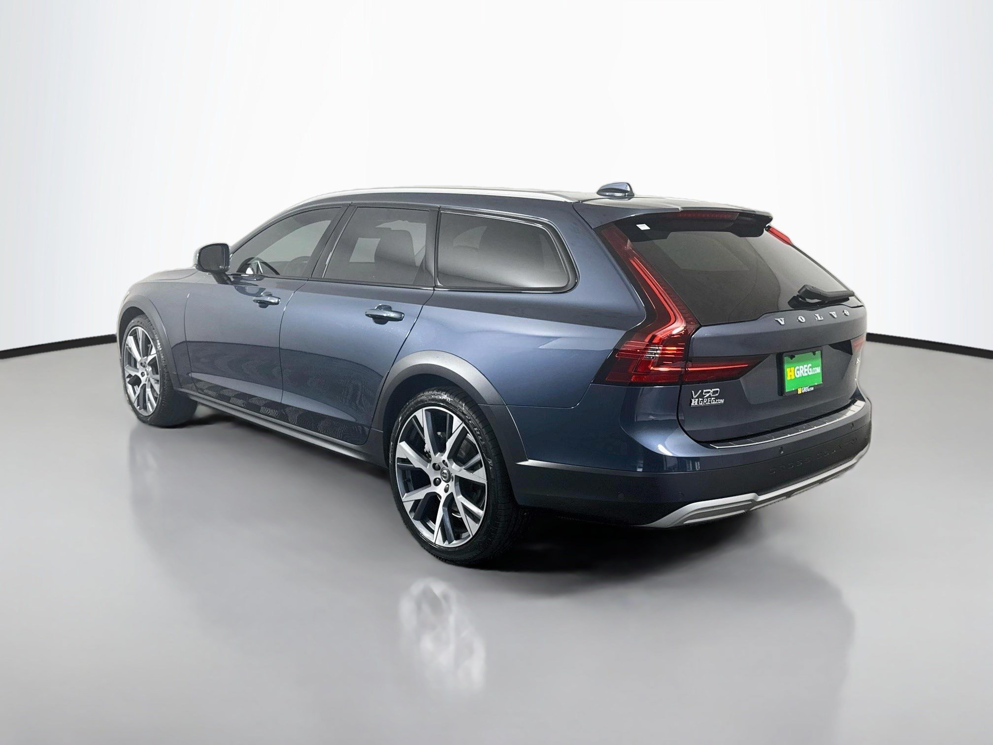 Used 2025 Volvo V90 B6 Cross Country Ultra w/ Protection Package Premier AWD/4WD image 7