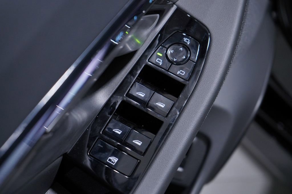 New 2026 BMW i5 eDrive40 w/ M Sport Package image 13