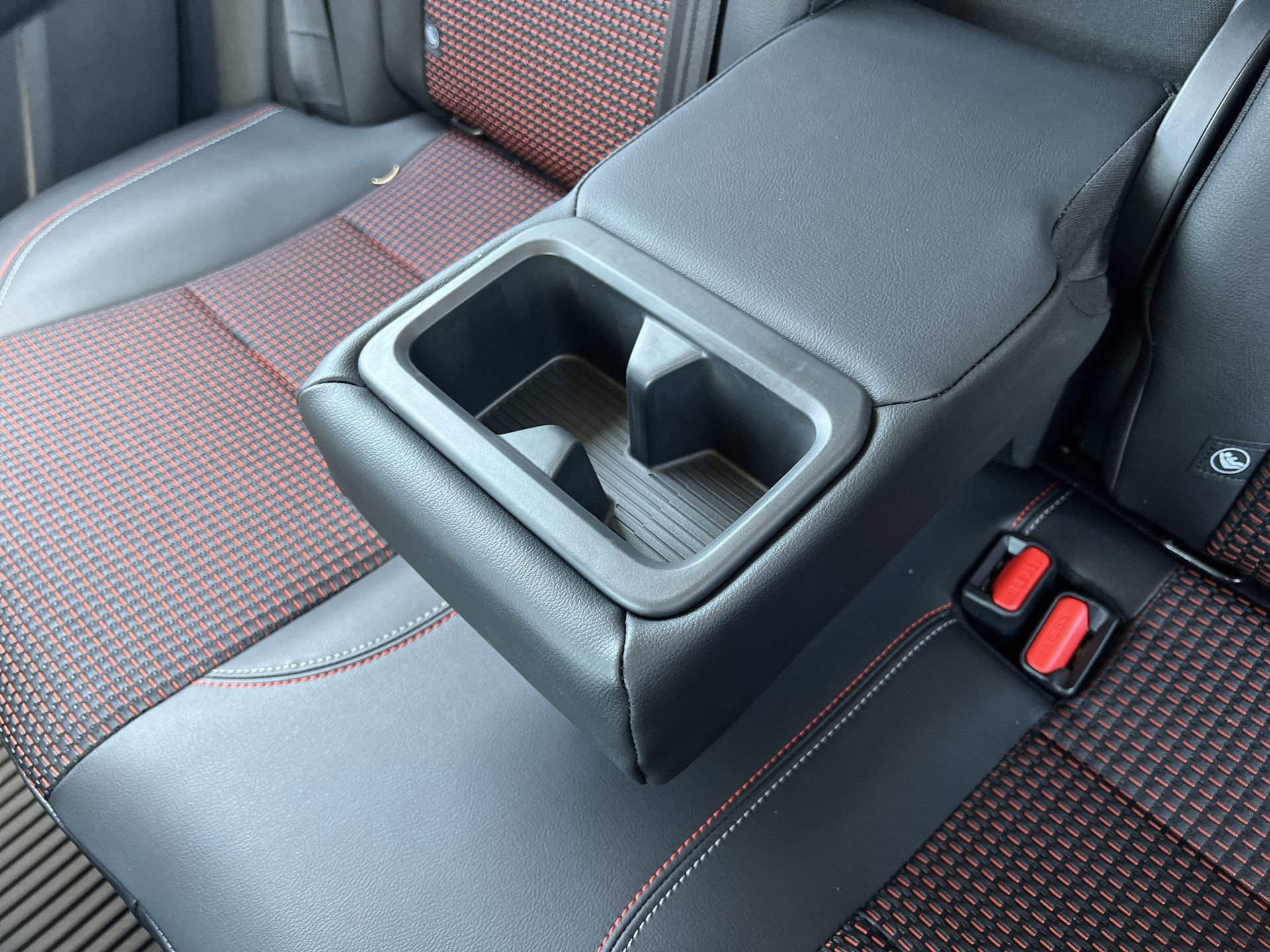 New 2026 Nissan Kicks SR image 21