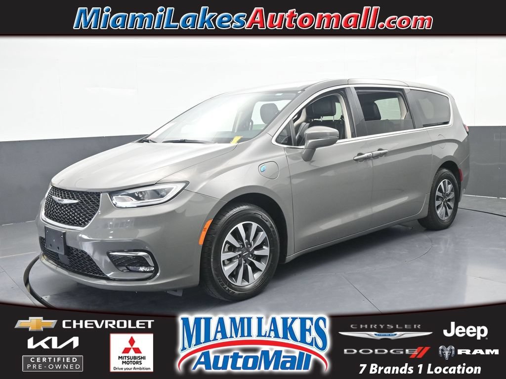 Used 2022 Chrysler Pacifica Touring-L
