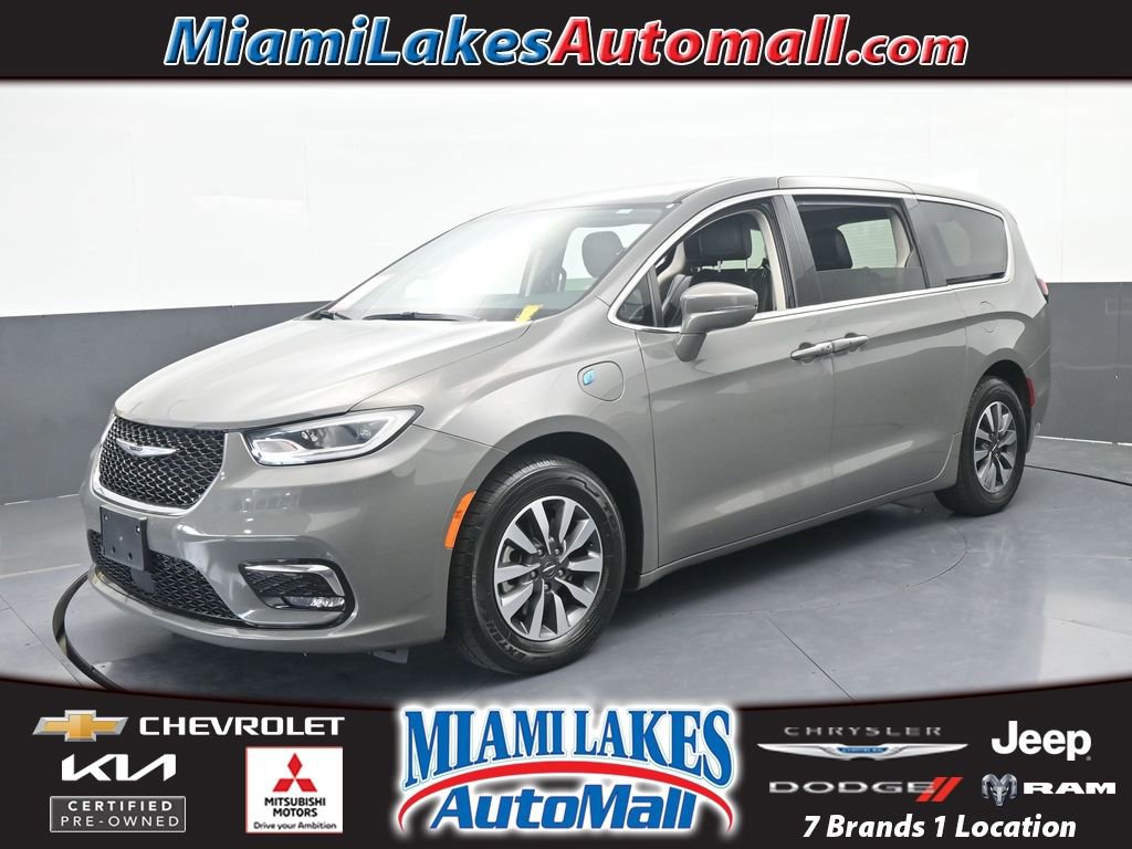 Used 2022 Chrysler Pacifica Touring-L